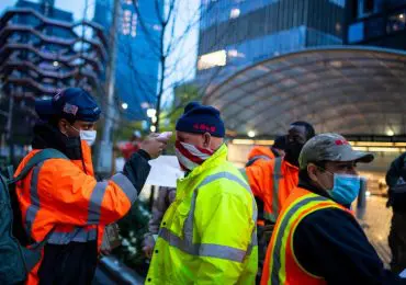 N.Y. Building Sites Reopen, Carefully, in Sign of Life Gearing Back Up